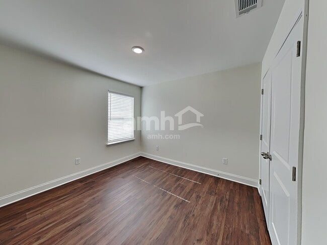 Building Photo - 5243 Blue Mountain Dr