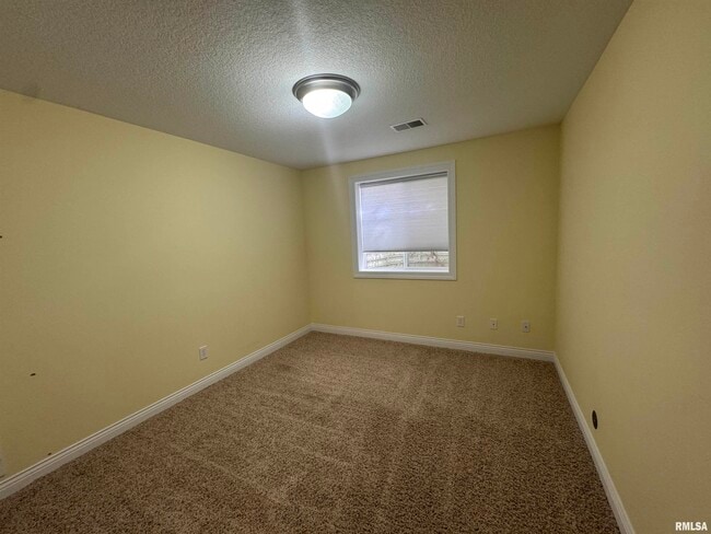 Building Photo - 3011 Belmont Pl