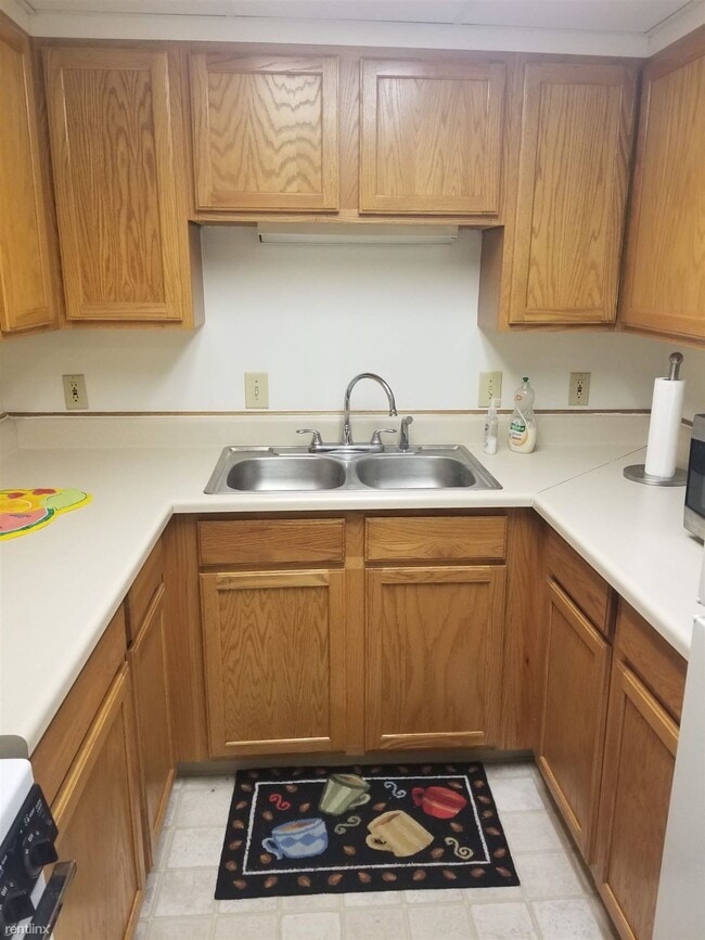 Building Photo - 2 br, 1 bath Apartment - Parkside Apartments