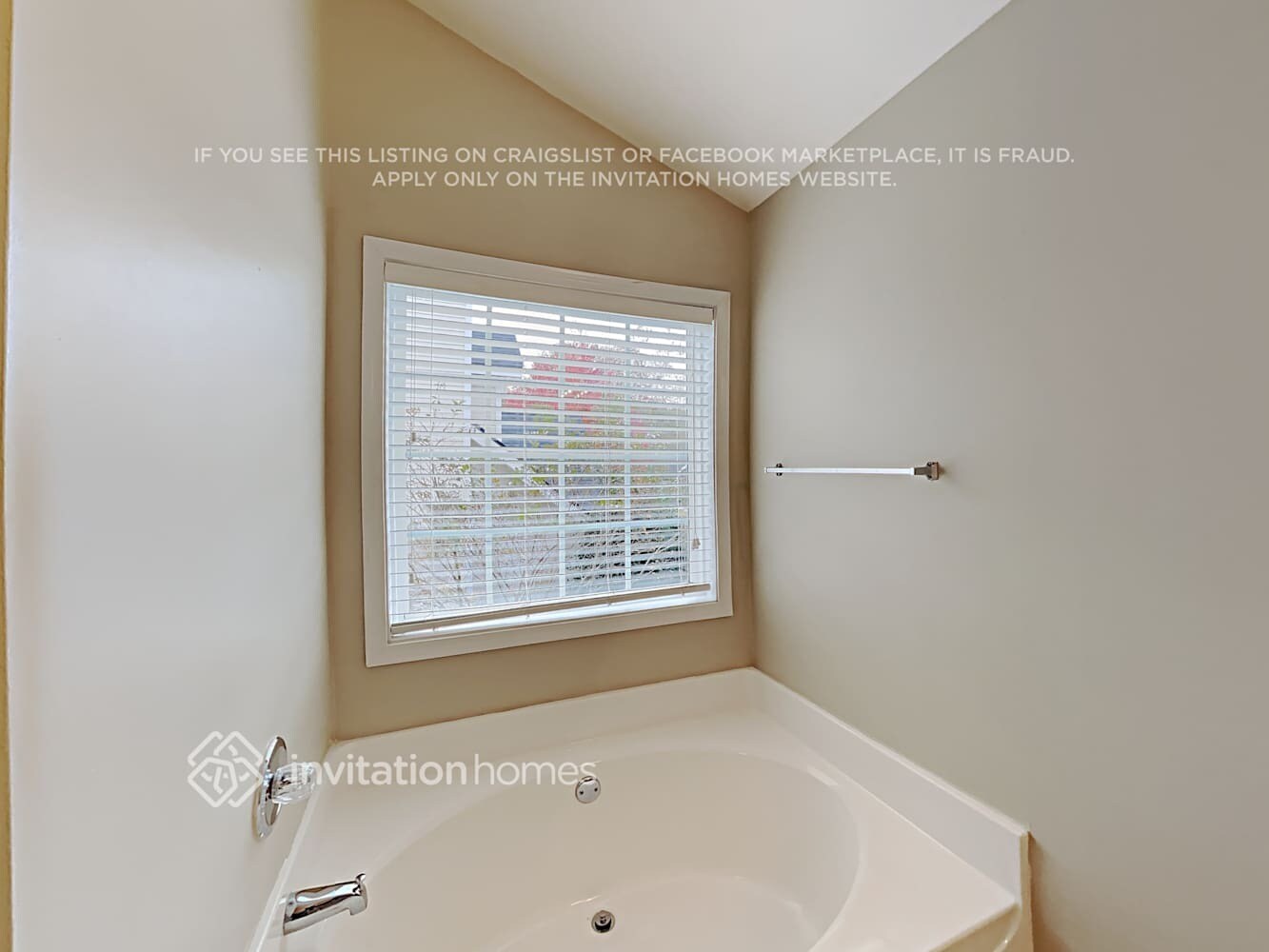 Building Photo - 6415 White Walnut Way