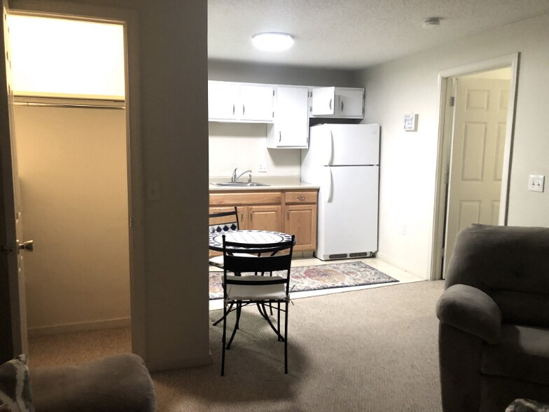 Building Photo - 11 St James Pl