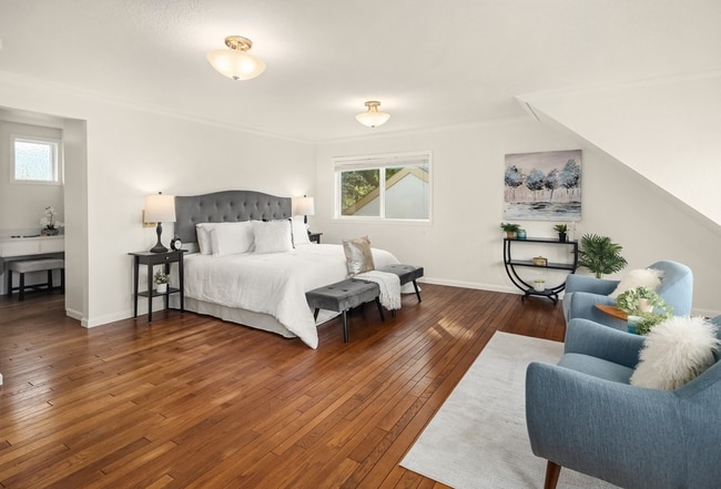 Building Photo - 18811 SE 42nd St