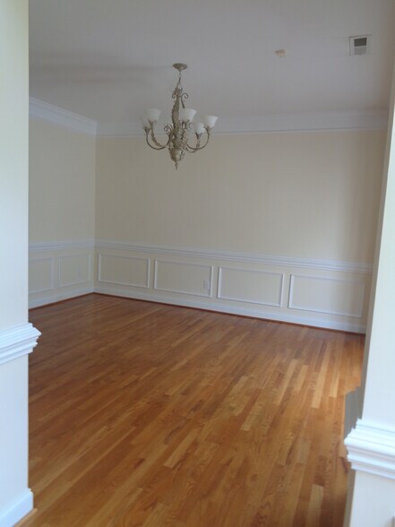 Building Photo - 7127 Weddington Brook Dr