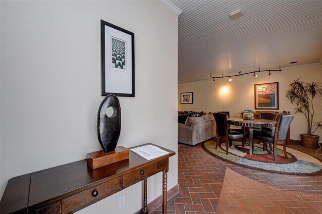 Building Photo - 6329 Del Monte Dr