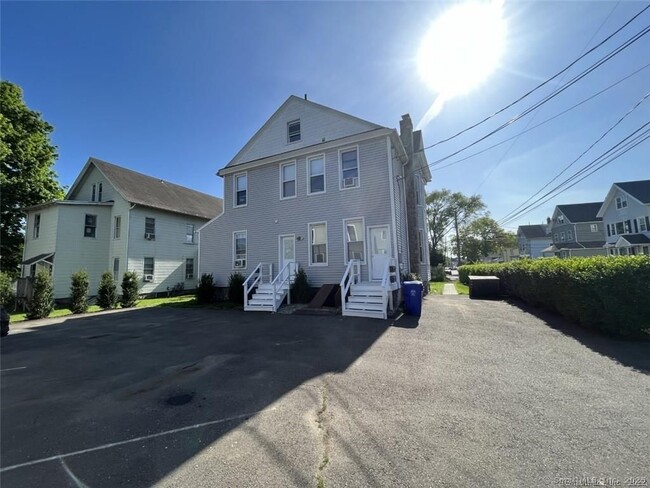 Building Photo - 3 Betts Pl