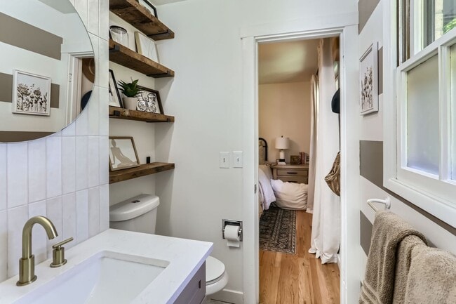 Building Photo - Cedar Hills 3 Bedroom, 2.5 Bathroom Ranch