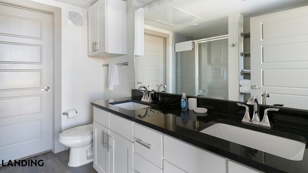 Building Photo - 300 Enclave Dr