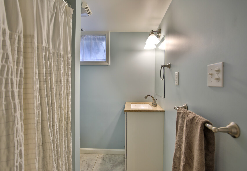 Full Bathroom in Basement - 608 Merwin Ave