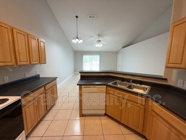 Building Photo - 6901 Ella St