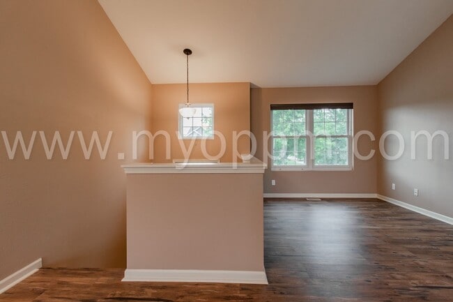 Building Photo - 14452 Knudsen St