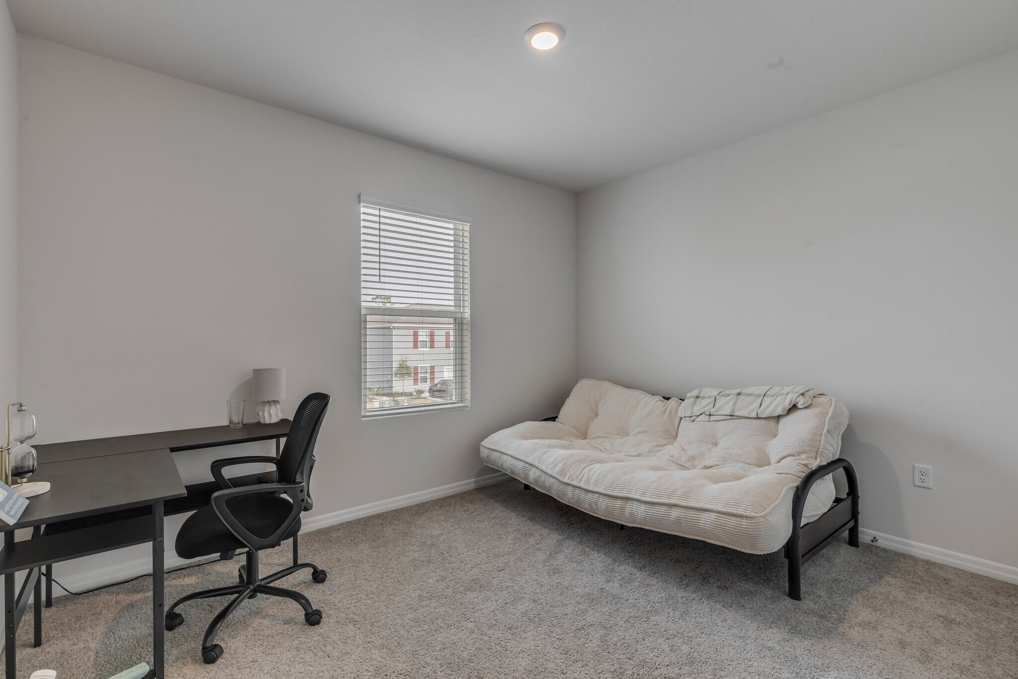 Building Photo - 2724 Silver Canoe Dr