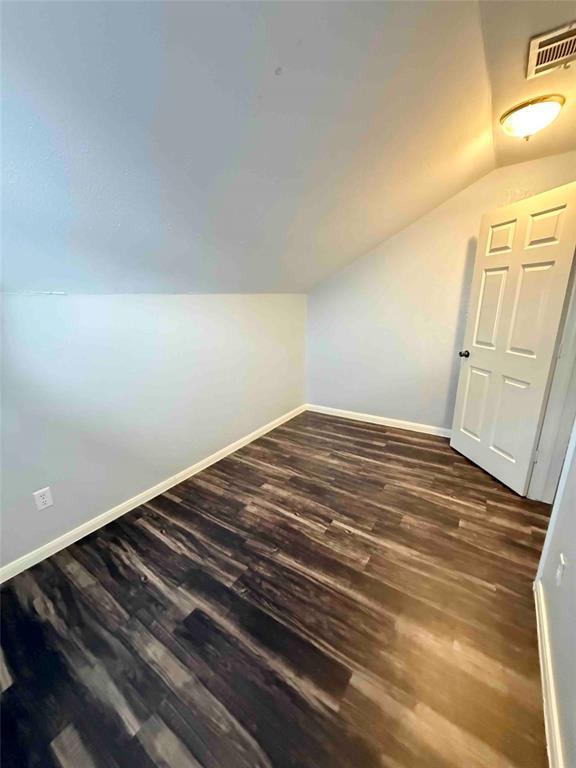 Building Photo - 1005 Tamra Cove