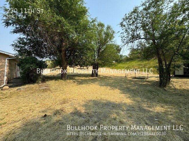 Building Photo - 220 11th St