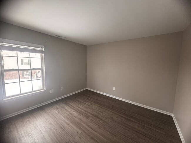 Building Photo - 14208 Pinehurst Ln