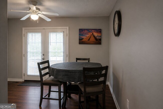 Building Photo - 3168 Nectarine Cir