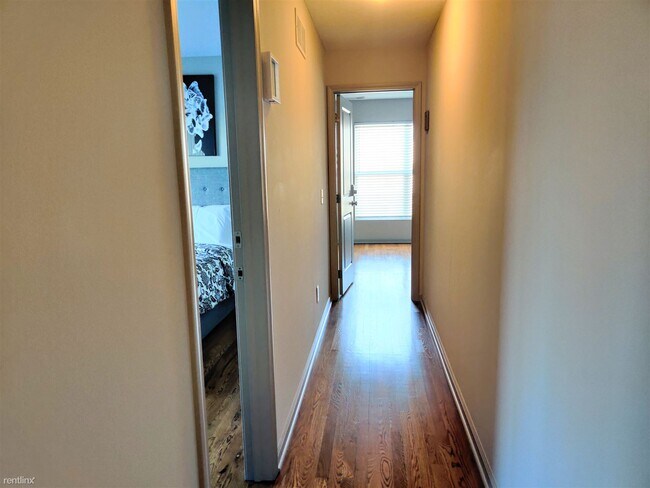 Building Photo - Room for Rent, 3 bath Duplex - 96 McMillen...
