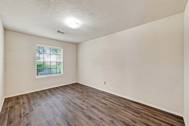 Building Photo - 19119 Yaupon Ranch Dr