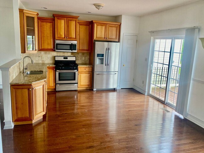 Building Photo - 5494 Spring Ridge Dr W