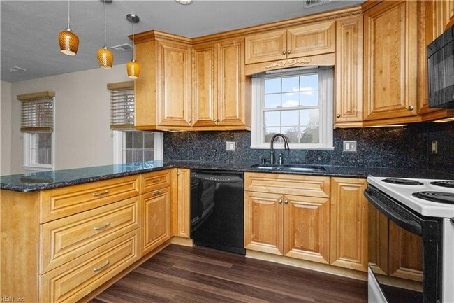 Building Photo - 821 Gene Crescent