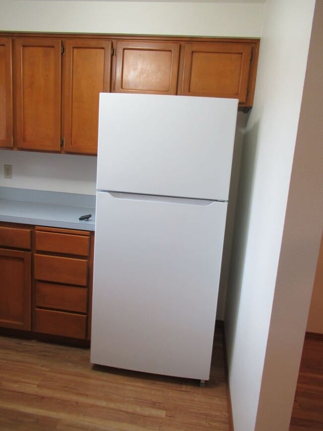 Building Photo - Large Three Bedroom in South Salem!