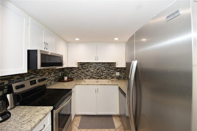 Building Photo - 3580 S Ocean Shore Blvd