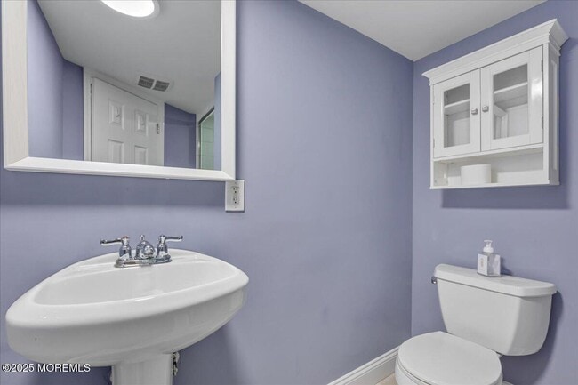 Building Photo - 14 Prospect Ave N