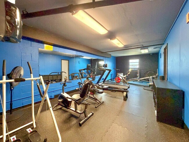 Building Photo - 9060 PALISADE Ave