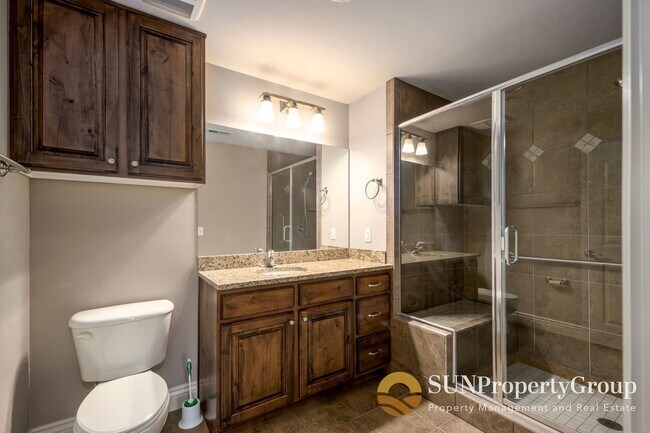 Building Photo - Freshly Updated Luxury Condo In Desirable Millcreek Terrace Community
