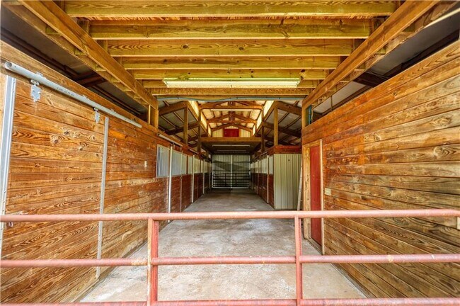 Building Photo - 175 Red Bank Rd