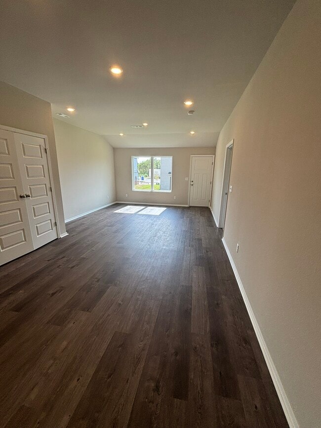 Building Photo - 3412 SW Adoration St