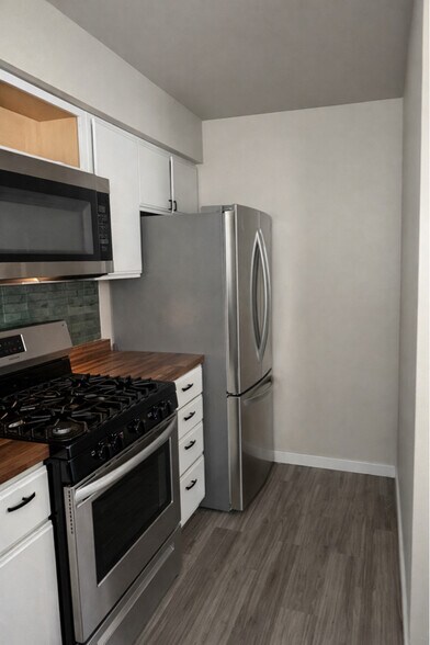 Building Photo - 3360 Burlingame Ave SW