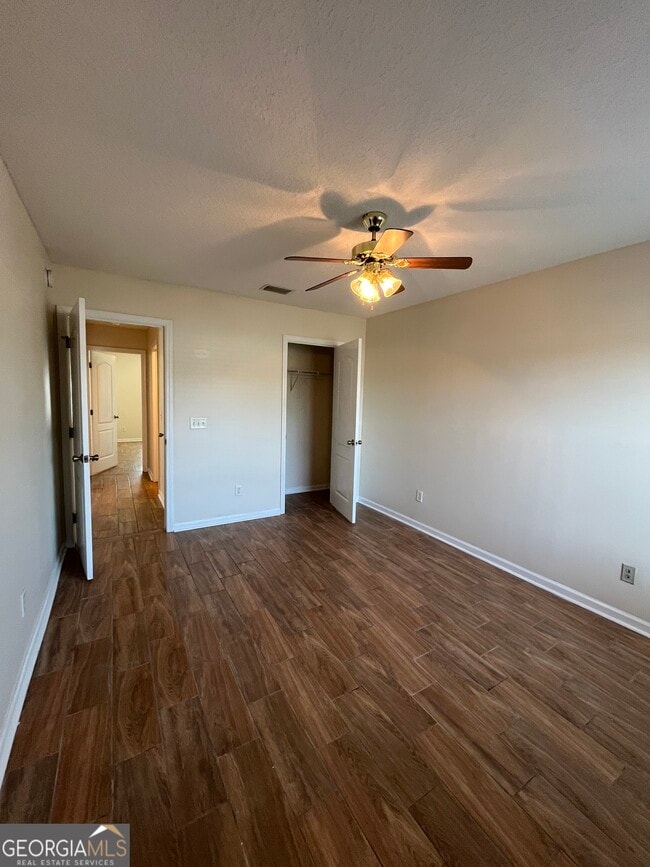 Building Photo - 231 Royal Palms Ave