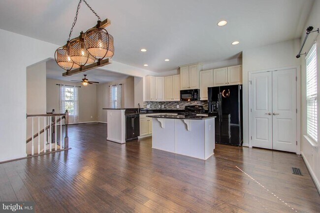 Building Photo - 7001 Trek Way