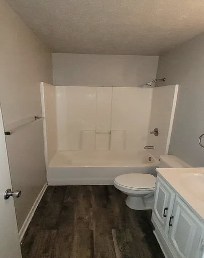 Building Photo - Cute 2 bed 1 bath!