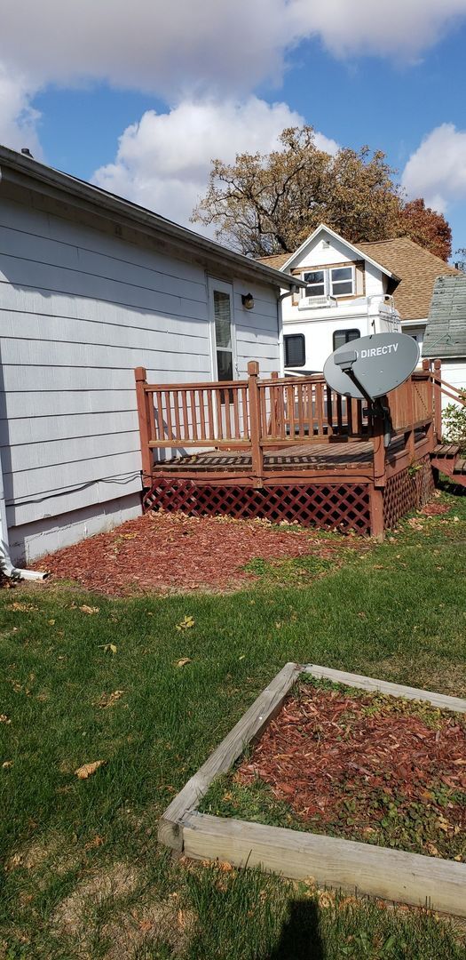 Building Photo - FOR RENT- 510 1st St- Parkersburg *PETS OK*
