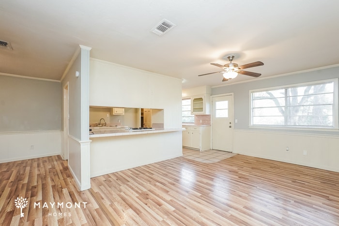 Building Photo - 5869 Kinder Dr