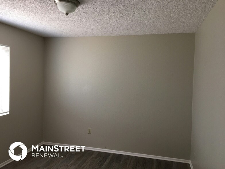 Building Photo - 1819 N 47th Dr