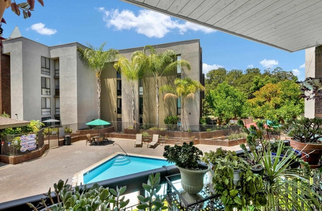 Building Photo - 750 State St