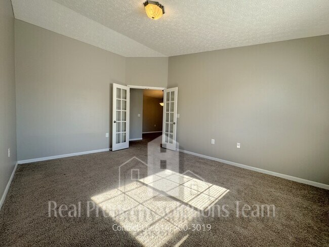 Building Photo - Beautiful 2 Bedroom Condo