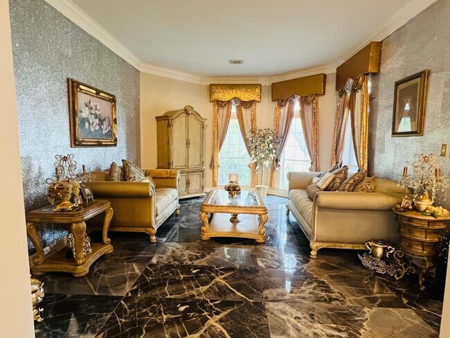 Building Photo - 4114 Fisher Lake Dr