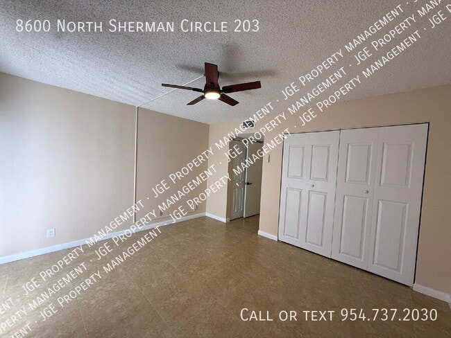 Building Photo - 8600 N Sherman Cir
