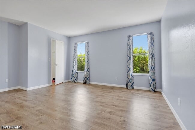 Building Photo - 6085 Lakefront Dr