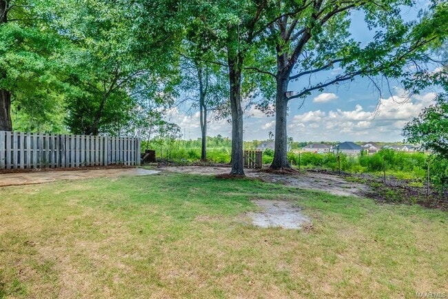 Building Photo - 9025 Saw Tooth Loop