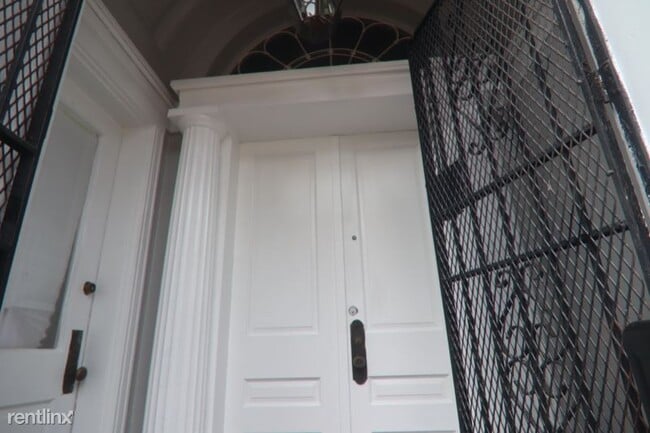 Building Photo - 4 br, 1.5 bath House - 700 N Howard St