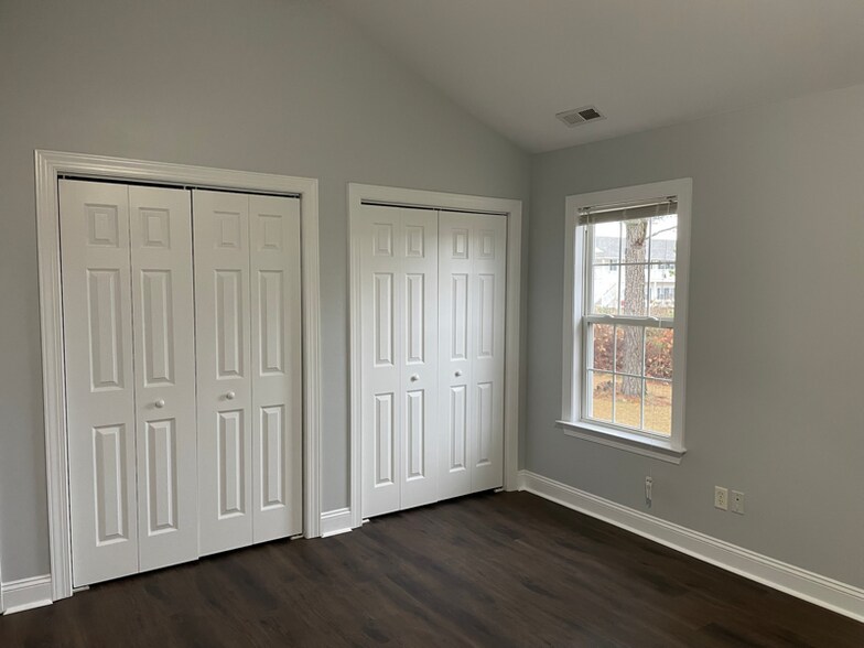 Building Photo - 4954 Summerswell Ln