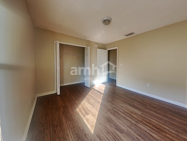 Building Photo - 23856 Flora Parke Blvd