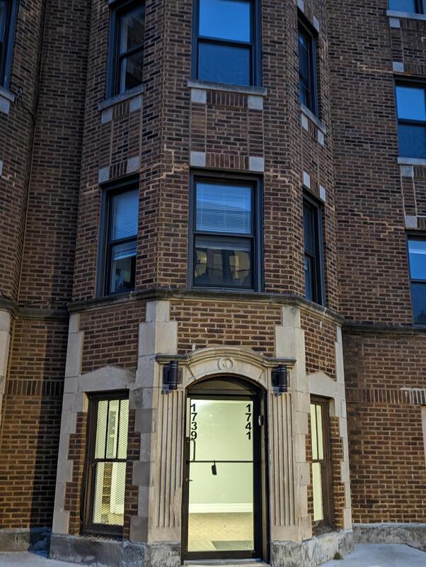 Primary Photo - 1739 W 80th St
