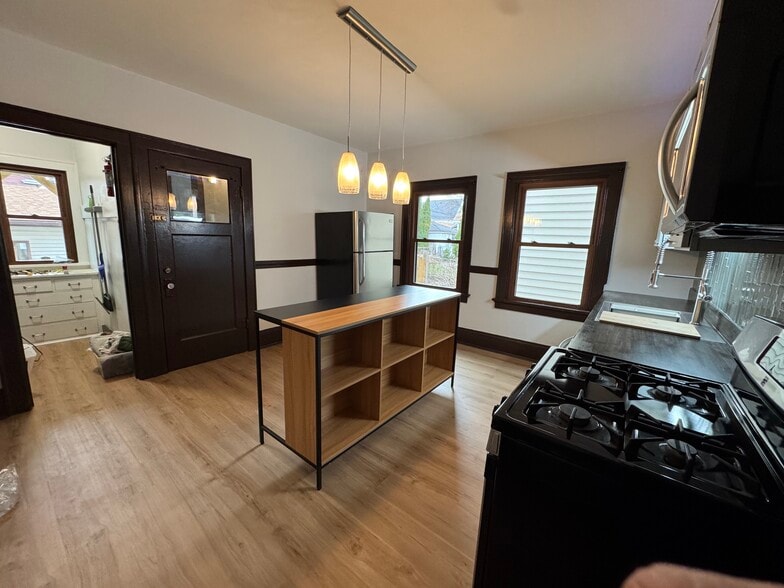 Building Photo - 2516 S Brisbane Ave