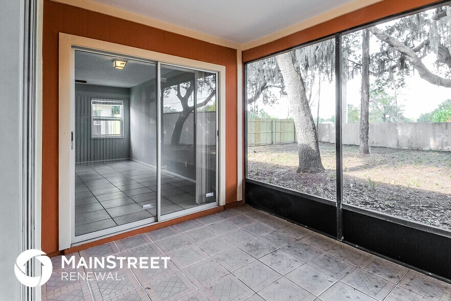 Building Photo - 12122 Fruitwood Dr