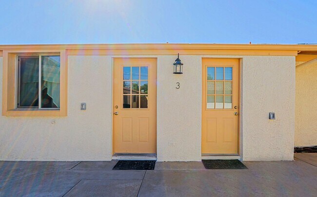 Building Photo - 6203 N 12th Pl